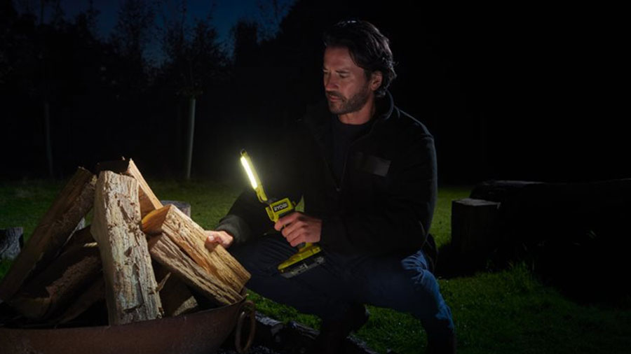 Lampe LED 18 V ONE+ RSL18-0 Ryobi  Lampe LED 18 V ONE+ RSL18-0 Ryobi